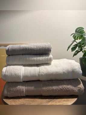 Lauren Ralph 2 bath towels, Martha Stewart 2 hand towels NWT Never used